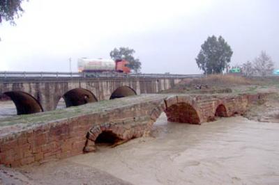 El puente romano de Villa del Río, amenazado de muerte