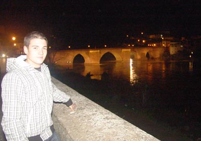 Endesa, Junta y Ayuntamiento dan un toque diferente de luz al puente de Las Donadas de Montoro