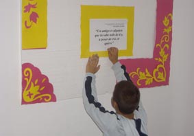 El colegio Poeta Molleja de Villa del Río estimula a sus alumnos con frases célebres